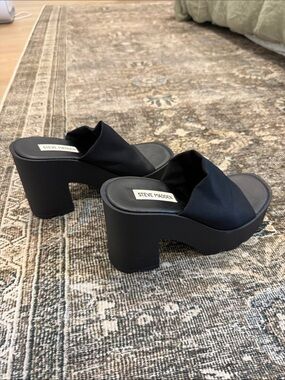 Steve Madden Black Platform Slide Mules
